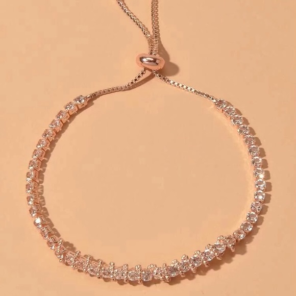 NEW Glamourous Rhinestone Diamond like Bracelet - Picture 5 of 5